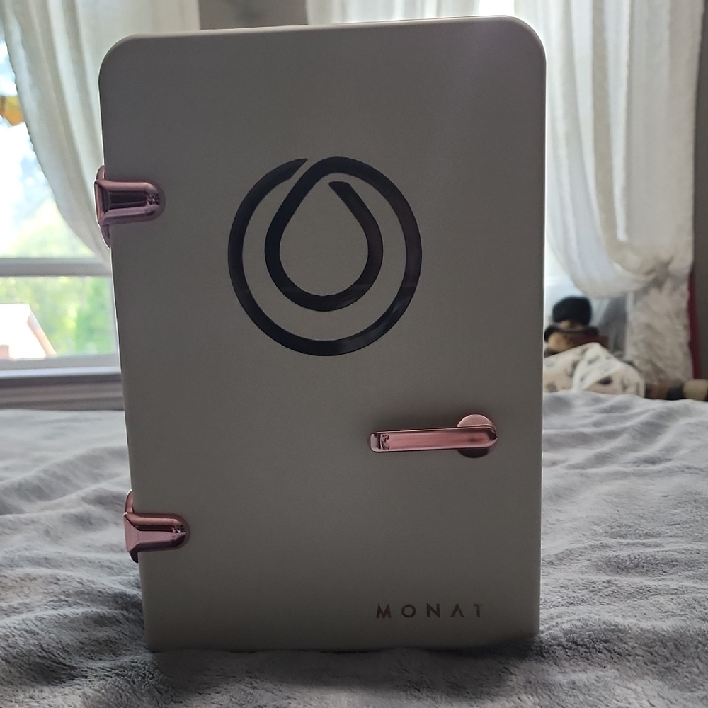 Monat MINI FRIDGE Rose Gold Accents
